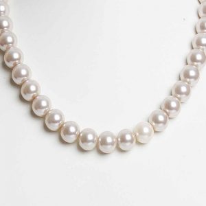 Natural White See Shell Pearl Crytal Semi Precious Gemstone Necklace