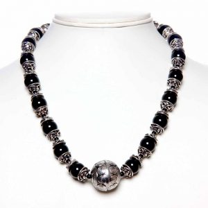 Natural Black Onyx Semi Precious Stone Necklace Releases Stress