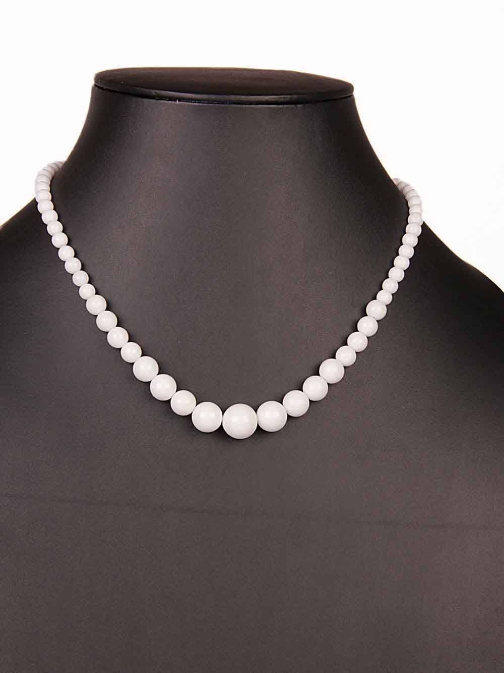 00060.jpg White Onyx Crystal Round Bead Graduation Semi Precious Stone Necklace - Image 1